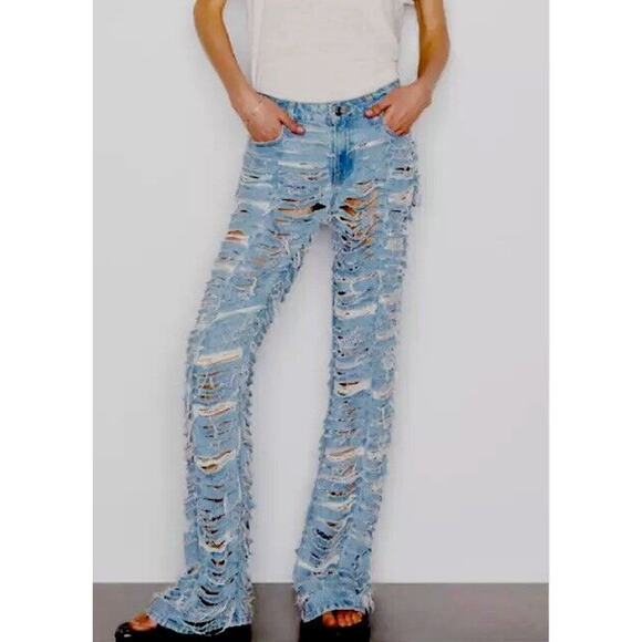 NWOT Frame Atelier Blue Light Wash Ankya Low Rise Flare Shredded Denim Jean 25 - Picture 9 of 10